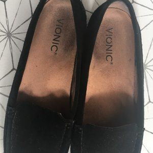 Vionic Black Loafer/moccasin orthotic shoe